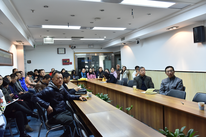 網(wǎng)絡(luò)教育學(xué)院教師觀看改革開放四十周年大會(huì)