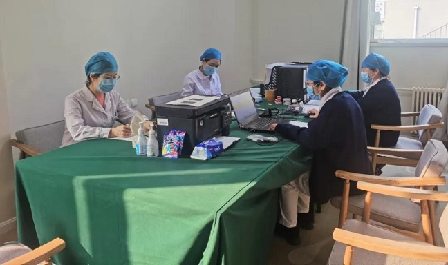 致敬！北京高校里“逆行”的白衣天使