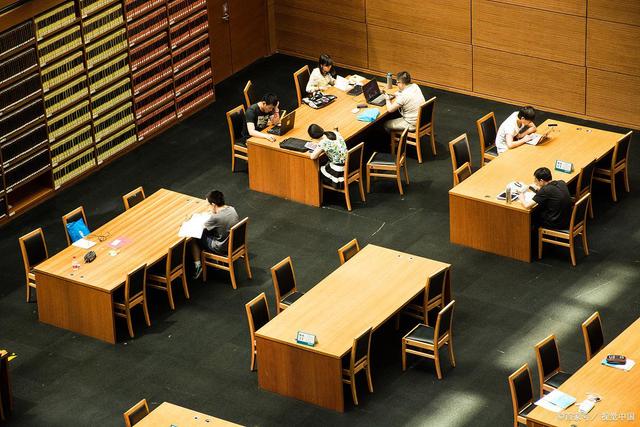 哈佛學(xué)霸秘訣：莫要深陷“題海戰(zhàn)術(shù)”，精練深思是關(guān)鍵