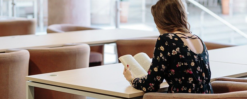 ?？颇軋?bào)本科學(xué)校嗎